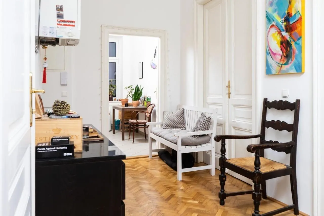 Altbauschatz Am Alsergrund, Naehe Innere Stadt Vienna 0*,